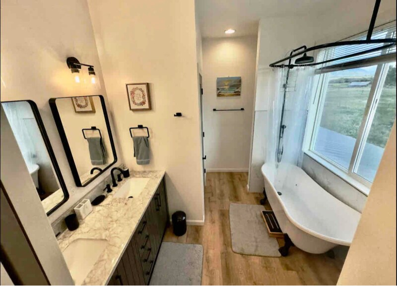 Building Photo - 17 Manley Ln