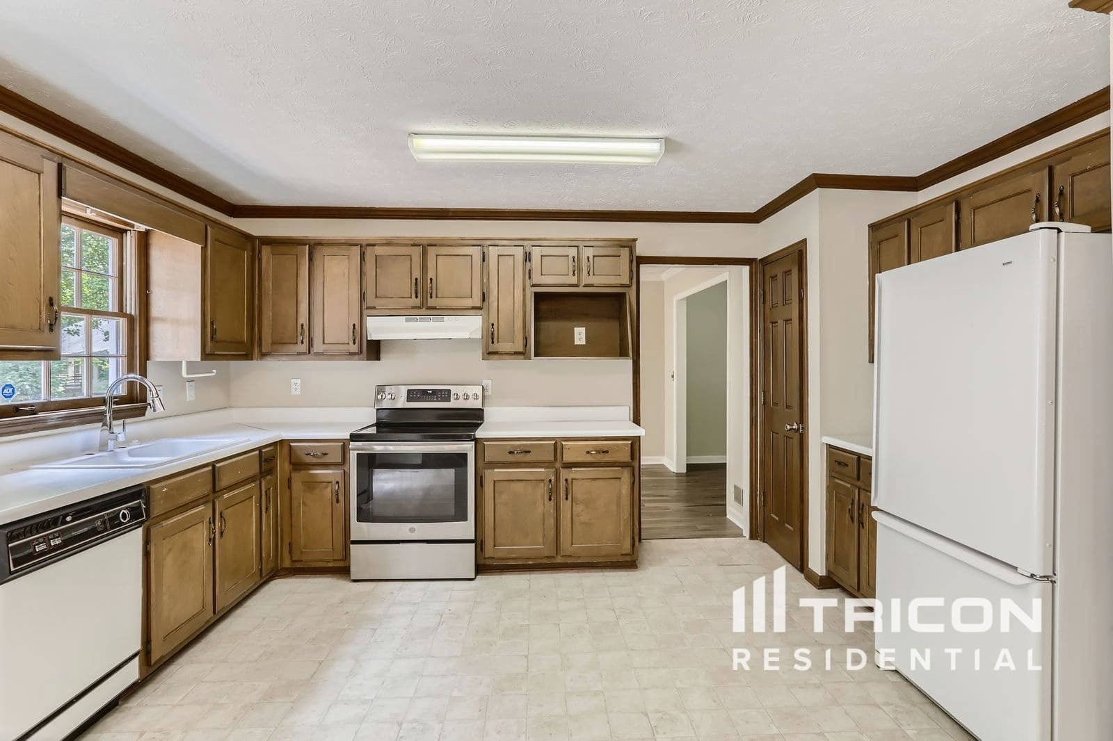 Building Photo - 1545 Glenfield Dr