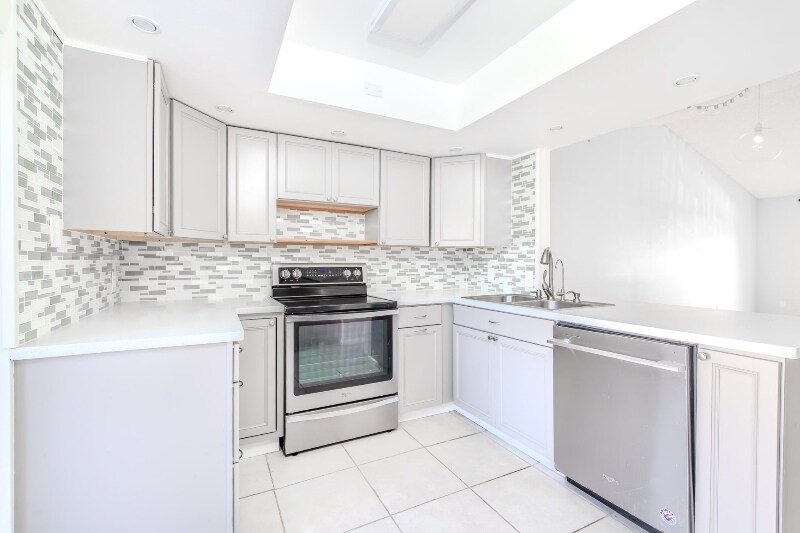 Building Photo - 1515 Huntington Ln