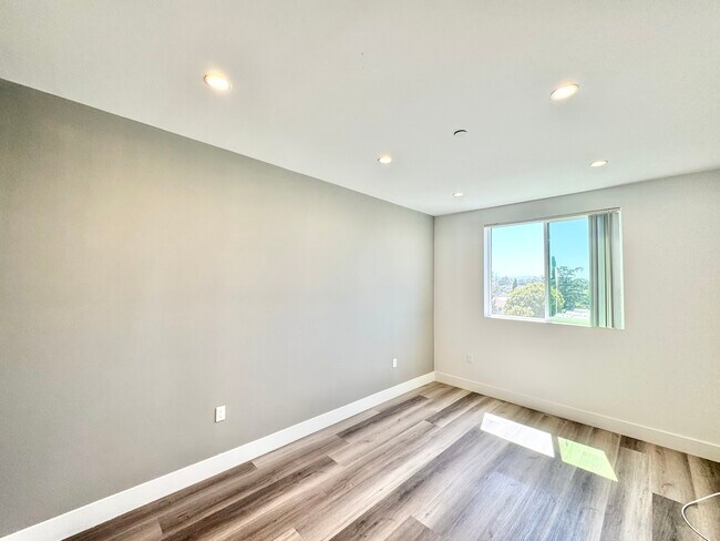 Building Photo - 11155 Huston St