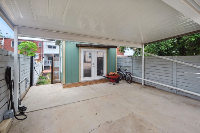 Building Photo - 1340 W St NE