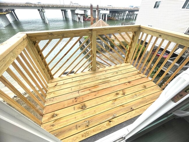 Building Photo - Stunning Waterfront Condo with Deep Water Access!