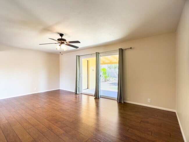 Building Photo - 1913 E El Parque Dr