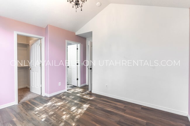 Building Photo - 763 E 80 S