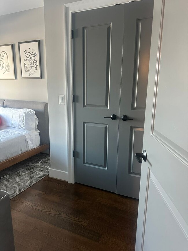 Building Photo - Modern Features Columbia Heights Neighborhood 2 Bedroom 2 Bath Condo with Balcony Pet Friendly