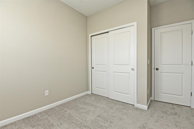 Building Photo - 627 Bayhawk St