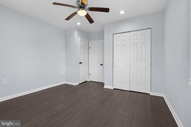 Building Photo - 4225 Cardwell Ave