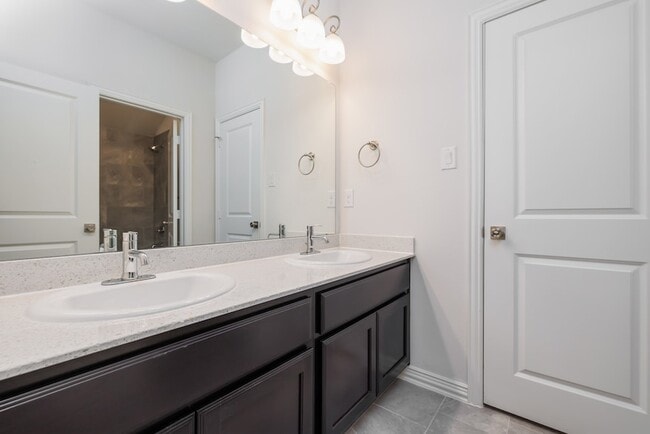 Building Photo - 336 Emerald Creek Dr