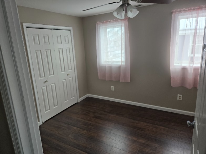 Building Photo - 40 N Main St