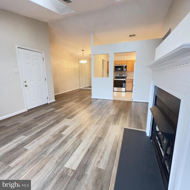 Building Photo - 121 Brookland Ct