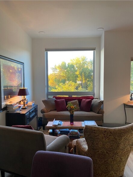 Building Photo - 15015 W 68th Pl