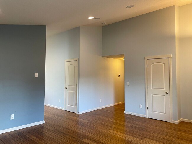 Building Photo - CHARMING Ranch-Style Home in Ridgefield, WA! 3 Bedrooms & 2 Baths! Walk-In Closet! Spacious Floor...