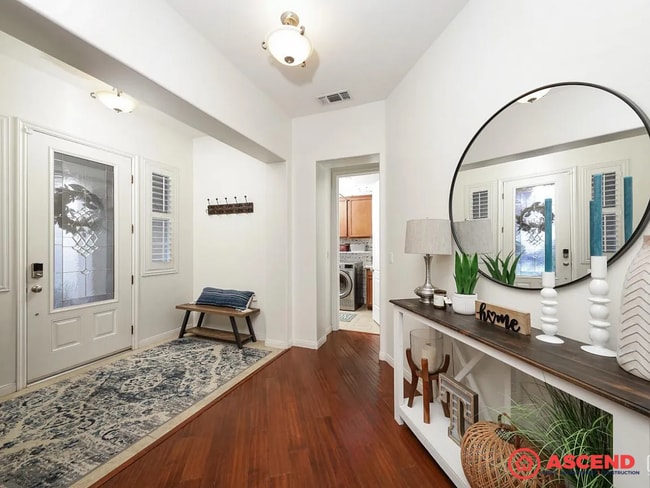 Building Photo - 3 Bedroom Home In Stockdale Ranch Area!