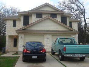 Building Photo - 4 bed with back yard in great East side lo...