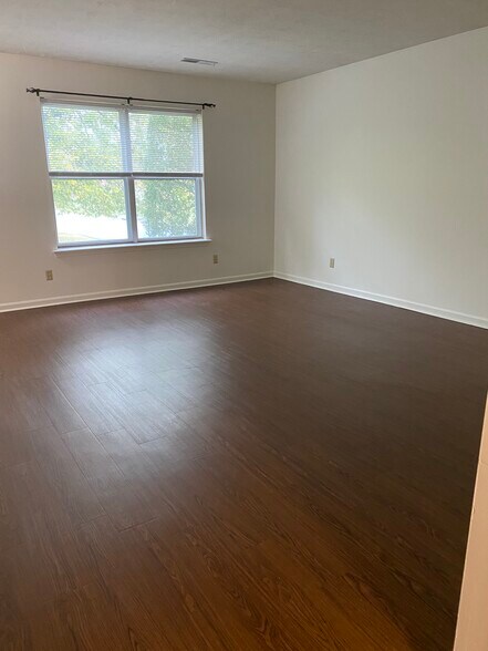 Building Photo - 516 Deer Lick Pl