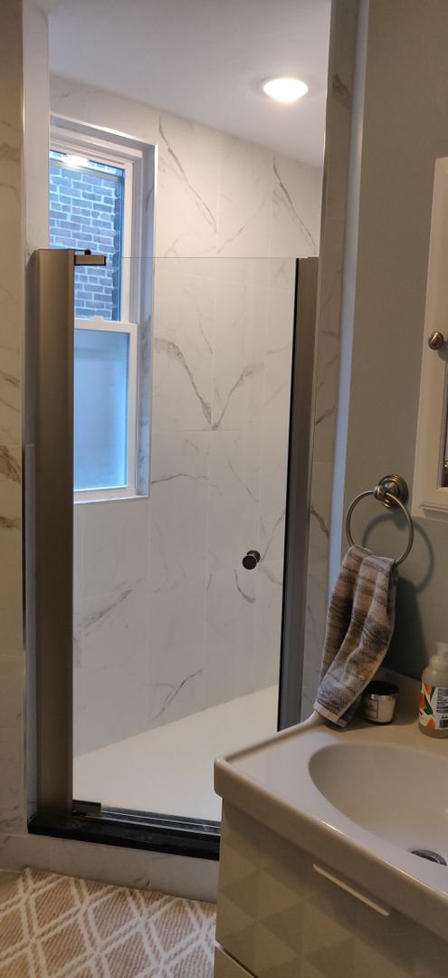 Building Photo - New Apartment in Allston. Eat-in Kitchen. High-End Appliances, Big Bedrooms, Lost of Closets, Lau...