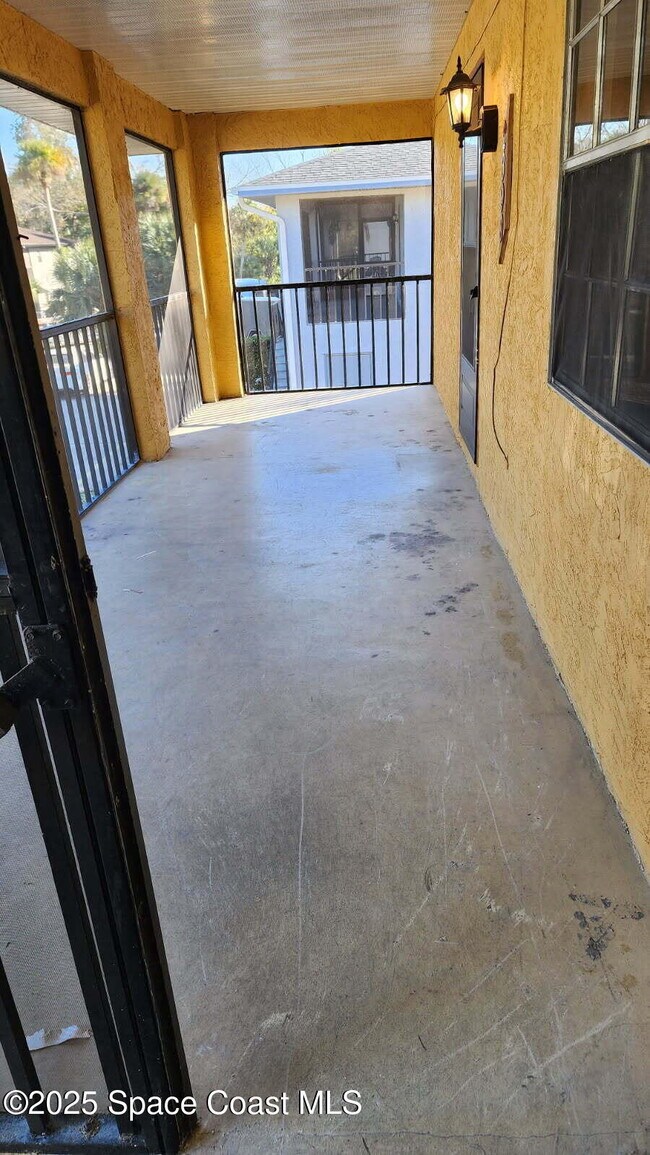 Building Photo - 2398 Fox Hollow Dr