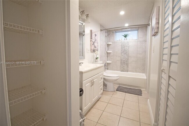 Building Photo - 6020 NW 64th Ave