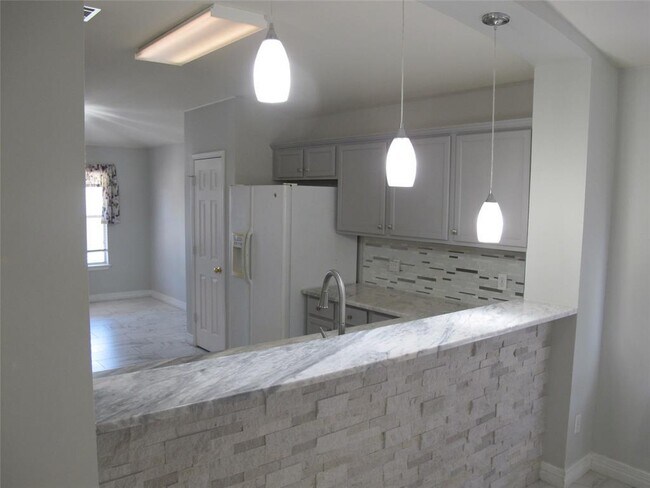 Building Photo - 3401 Pioneer Crossing Dr