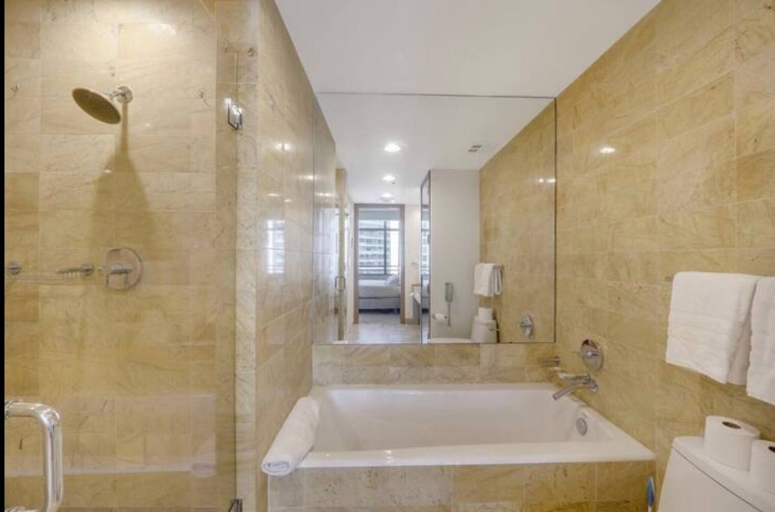 Building Photo - 1395 Brickell Ave