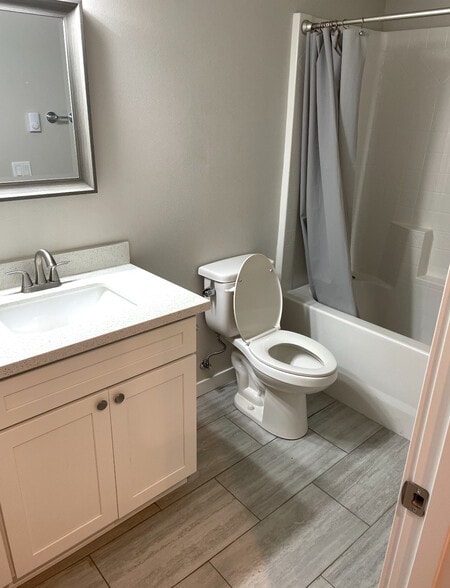 Building Photo - 4979 Onalaska Loop SE