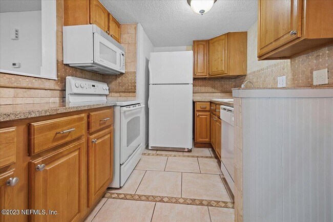 Building Photo - 101 Villa Del Mar Dr