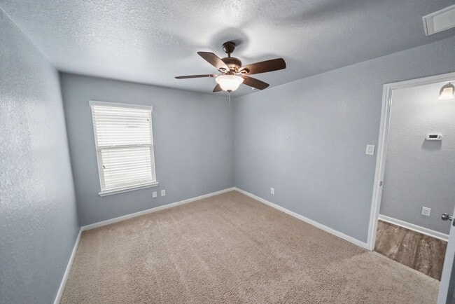 Building Photo - Modern 4-Bed Home with Open Layout in New Braunfels - Realtor Commission: $500