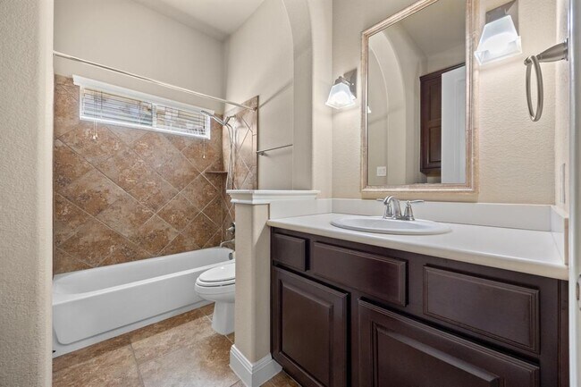 Building Photo - 4004 Gloucester Dr