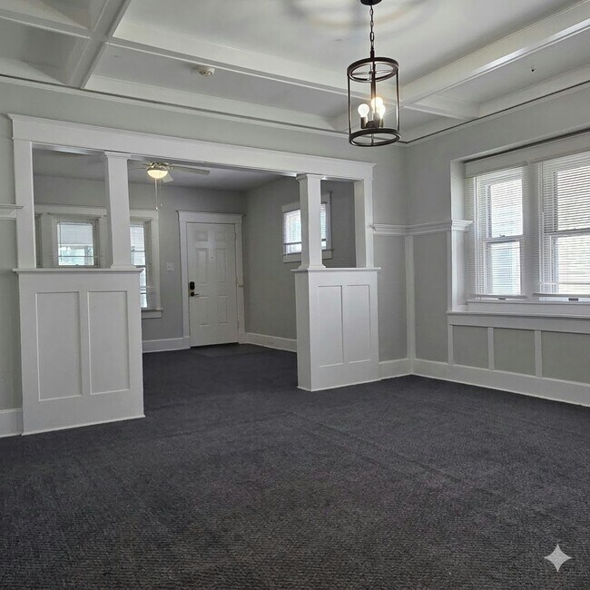 Building Photo - 3031 Boulevard Pl