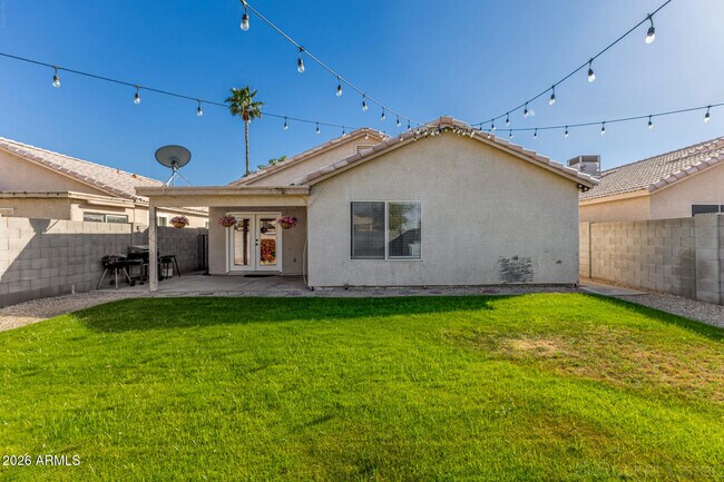 Building Photo - 10420 W Reade Ave