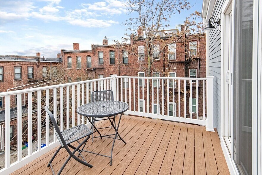 Building Photo - 323 Athens St