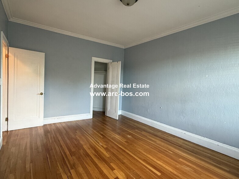 Building Photo - 116 Englewood Ave