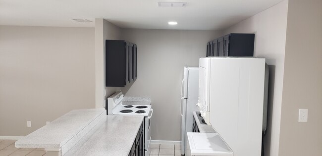 Building Photo - Deer Park Apartments - 1411