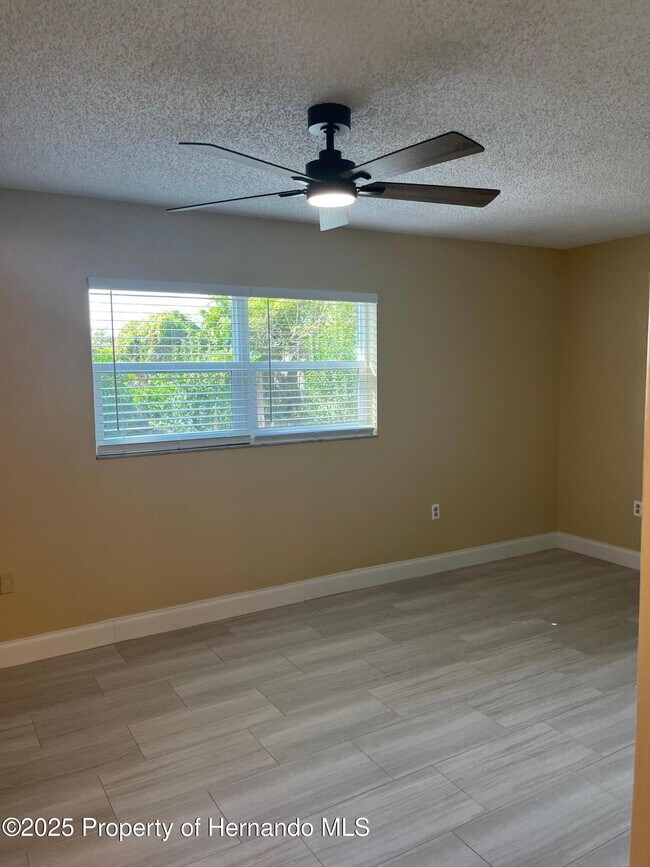 Building Photo - 12474 Drayton Dr