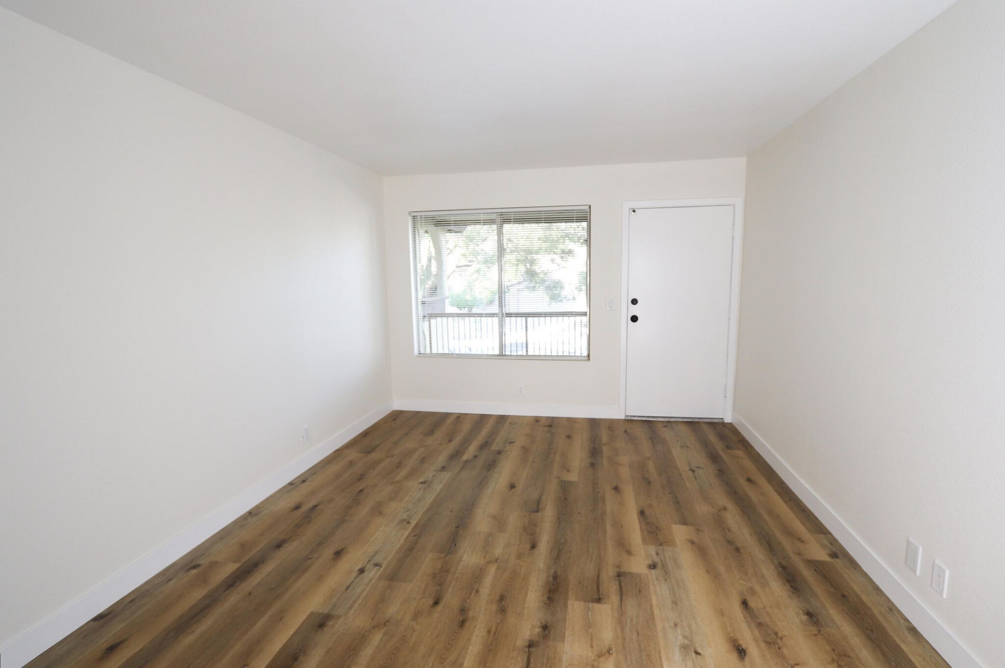 Building Photo - 9647 Spyglass Ave