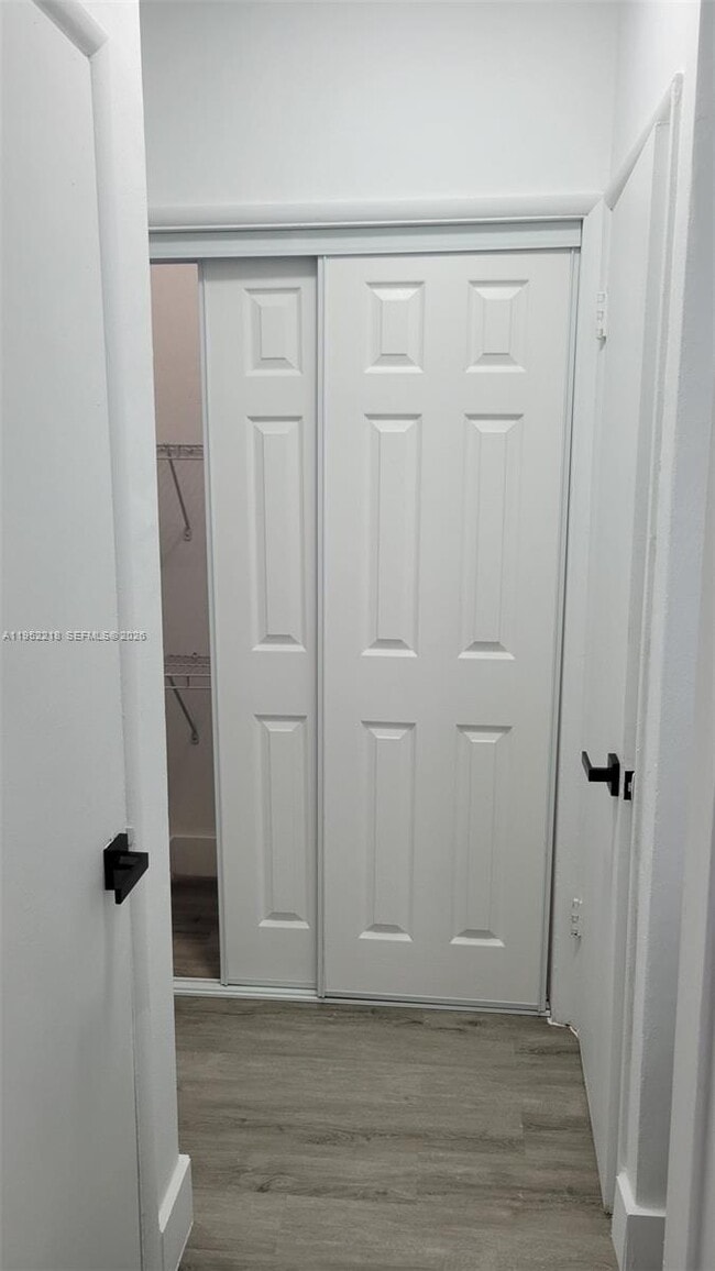 Building Photo - 2101 Normandy Dr