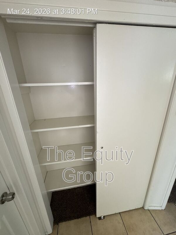 Building Photo - 514 S Bridge St