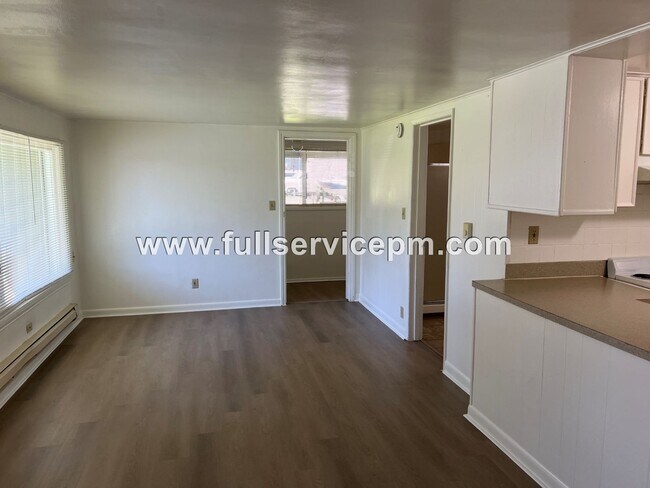 Building Photo - 9101 Corbin Dr