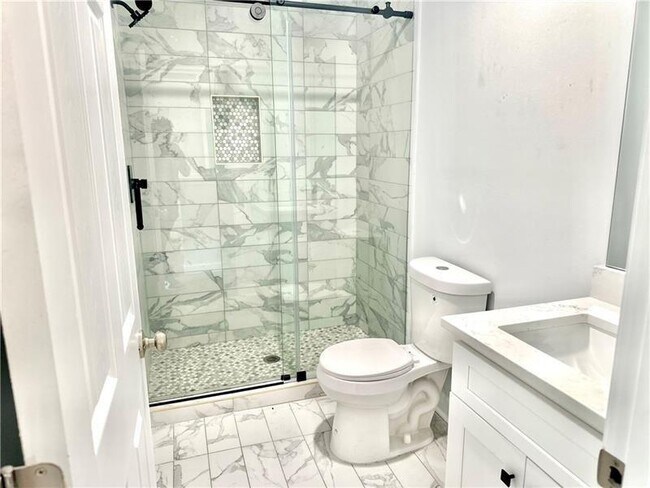 Building Photo - 312 Woodmont Ct