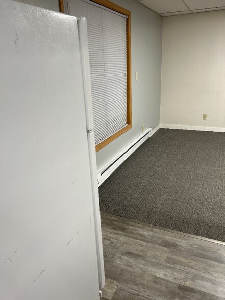 Building Photo - 118 Conley Ave S