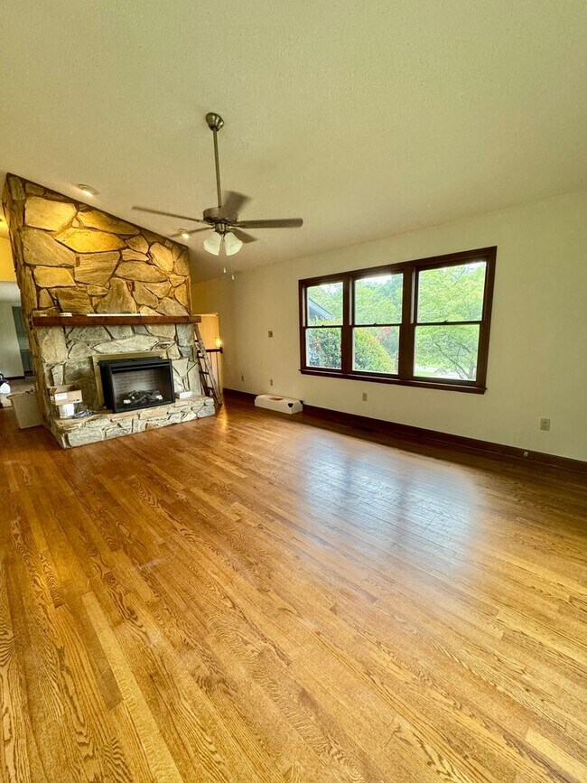 Building Photo - 257 Ponderosa Cir