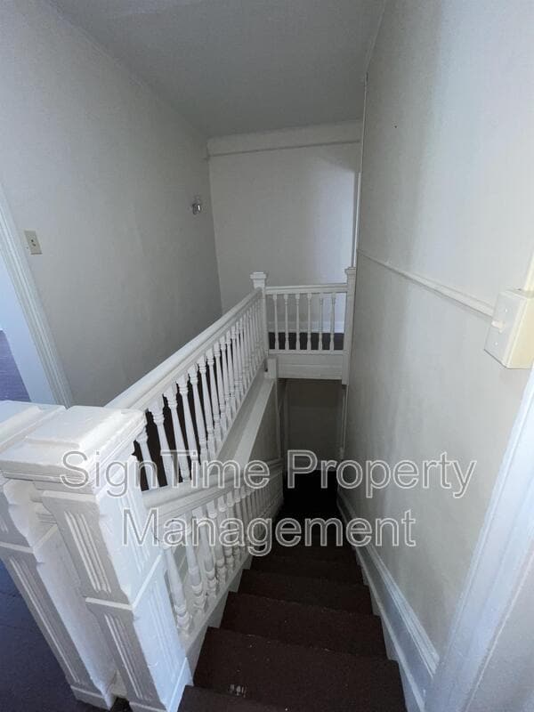 Building Photo - 111 E Washington St