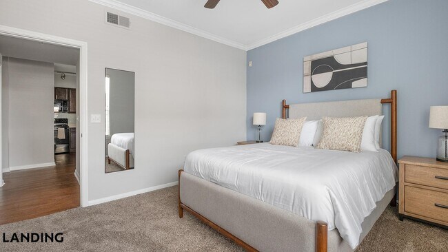 Building Photo - 14807 Woodland Hills Dr