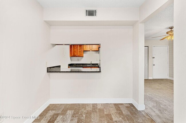 Building Photo - 132 Bristol Ct