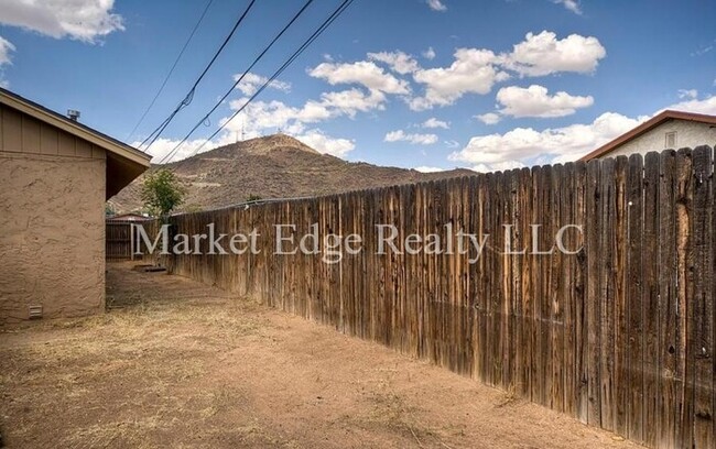 Building Photo - 3Bed/1Bath House at 15TH/Peoria! $399 MOVE...