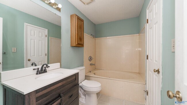 Building Photo - 126 Waters Edge Ln