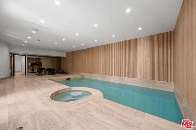 Building Photo - 616 N Alpine Dr