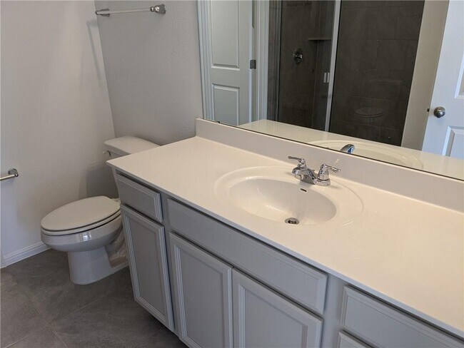 Building Photo - 6705 Routenburn St