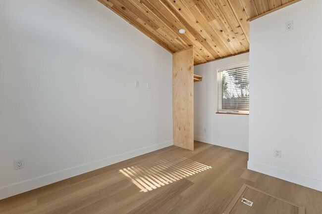 Building Photo - Morris Street Commons Modualr Living! 2/1 55+ Community Living!