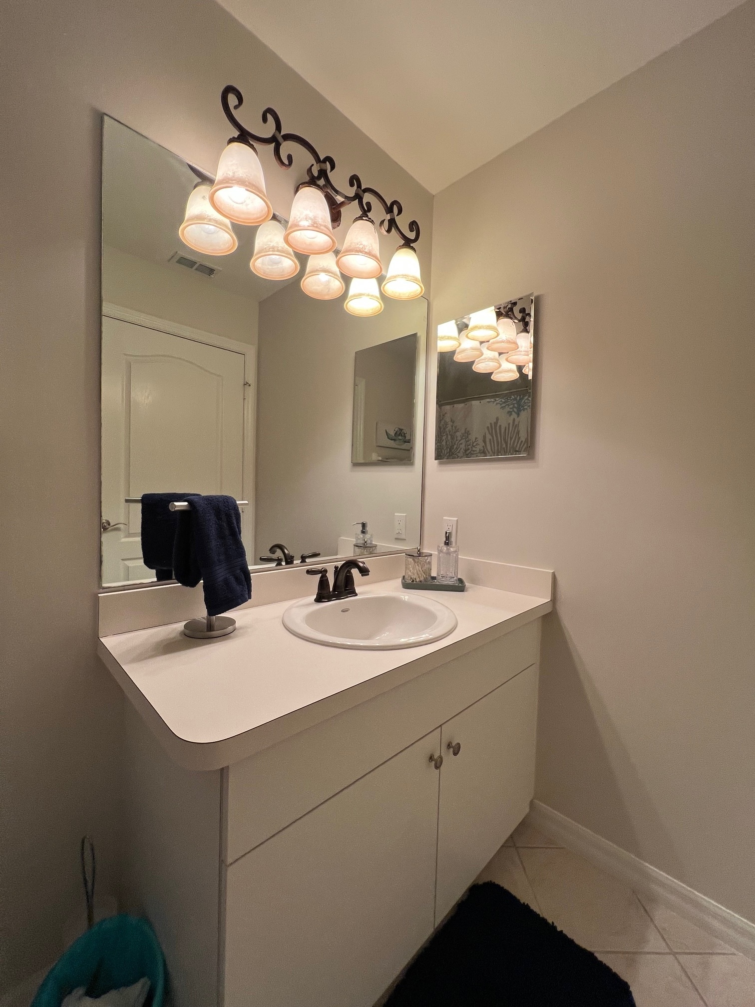 Building Photo - 16635 Lake Circle Dr